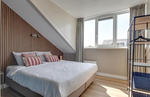 Municipality of Uitgeest Apartment | Meerzicht 57 - 3 bedroom appt with sunny terrace