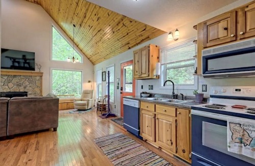 Mountain City Cabin | Meet Morning Dew! The Place For Mountain Views!