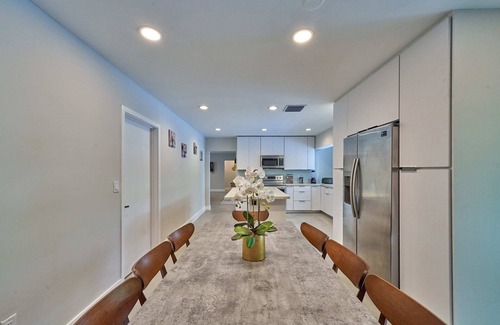 Golden Glades Villa | Mega Fun Villa w/a Cool BKB Ct, Giant Chess, Fire Pit & More!
