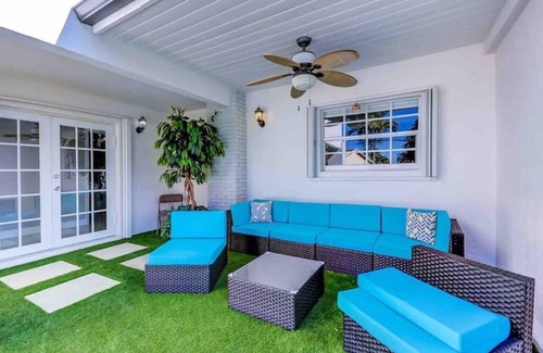 Palmetto Estates House | Mega home with Jacuzzi & heated pool GameRoom 10BR in Miami