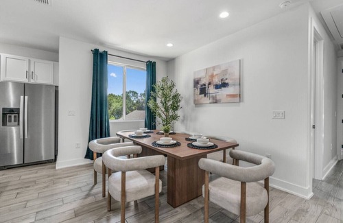 MLK Apartment | Mega Lux Combined Unit - Up to 36 Guests
