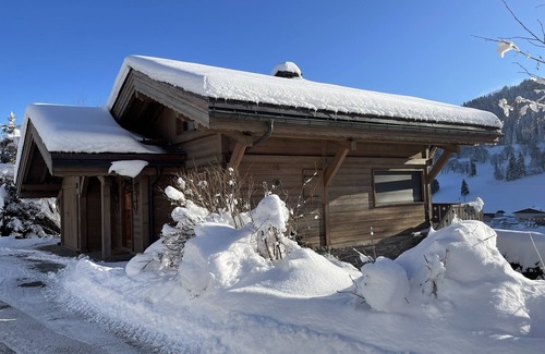 Demi-Quartier Ski Chalet | MEGEVE Traditional wooden chalet in the heart of the mountains - 8 peoplenn
