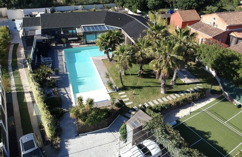 La Londe-les-Maures Apartment | Mekong Suite 2 adults + 2 children in Villa-Carroubier - Exotic standing