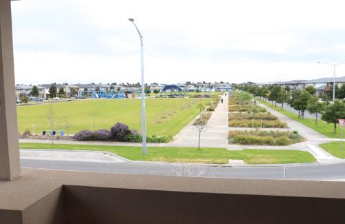 Point Cook House | Melbourne holiday house for 15 peoples in Sanctuary Lake