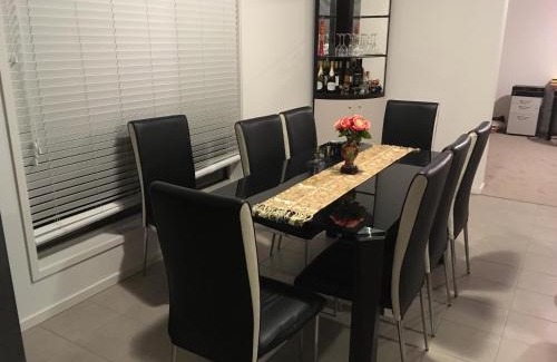 Point Cook House | Melbourne Lakes 2BR House