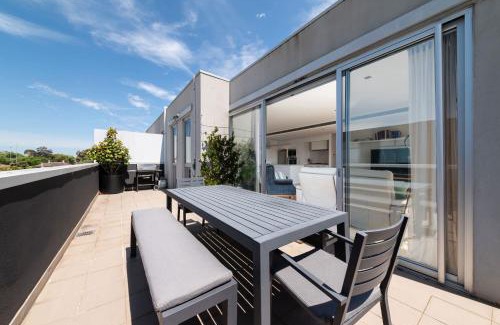 Brighton Apartment | Melbourne Penthouse Apartment A Walk to Brighton Beach