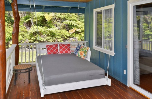 Volcano House | Mele Nani Getaway in lovely Volcano, Hawaii
