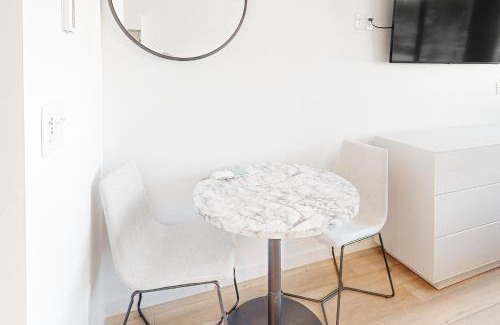 Fraser Hotel | Mellow on Meadow Mile 2B