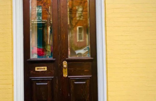 Lancaster Apartment | Mellow Yellow in Lanc City
