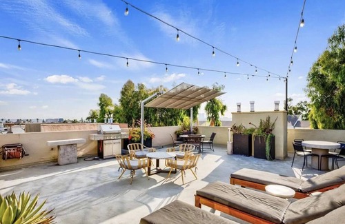 West Hollywood Condo | Melrose Newly Renovated 1Bedroom-360 Rooftop Views, Best location, Gym & Parking