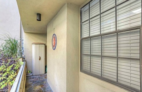 West Hollywood Condo | Melrose Newly Renovated 1Bedroom-360 Rooftop Views, Best location, Gym & Parking