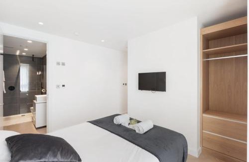 Dudden Hill Apartment | Melrose Place 7beds Wembley stadium 15mins to Central London
