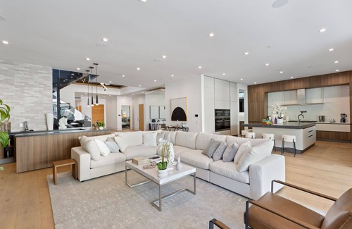 Tarzana House | Melvin Modern: Contemporary Estate w/Backyard + Pool & Spa