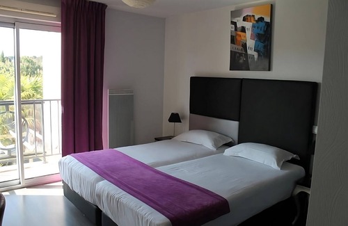 La Baule-Escoublac Hotel | Memorable Stay in La Baule Escoublac! Outdoor Swimming Pool, Pets Allowed!