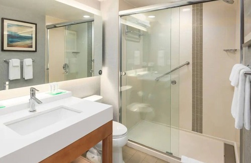 Greenville Downtown Hotel | Memorable Stay Near at Greenville! 2 Queen Rooms w/Swimming Pool and Dining!