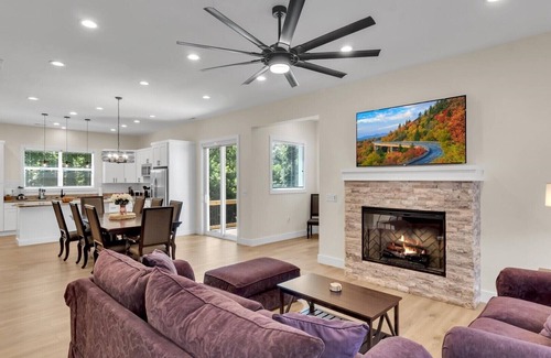 Waynesville House | Memories Off Main - New 3-Level Build, Downtown Waynesville, 4 BR, 4 BA