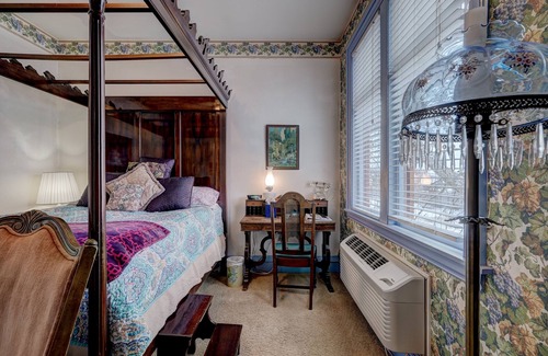 Midtown Bed & Breakfast | Memory Cove Skylight