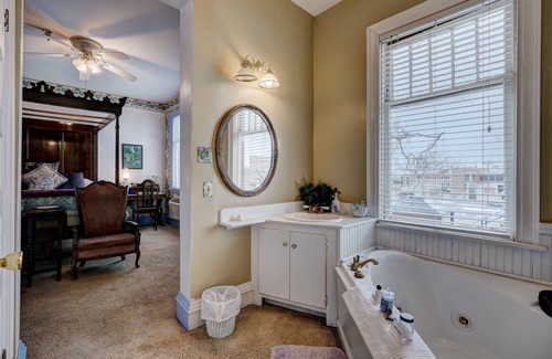Midtown Bed & Breakfast | Memory Cove Skylight