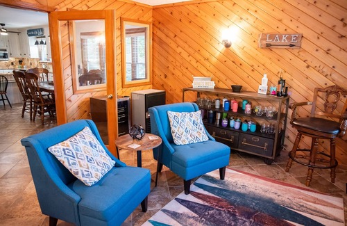 Leasburg House | “MEMORY MAKER”- Lake House at Hyco Lake with a Private Boathouse
