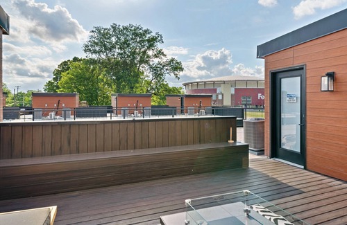 New Pathways House | Memphis Blues Rooftop & Beale st