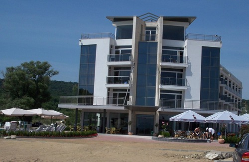 Sozopol Apartment | MENADA * SOUTH PEARL* Pool View Studio for Family