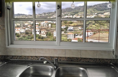 Estrela da Calheta House | Menezes House with view, Sunrise & Sunsets !.