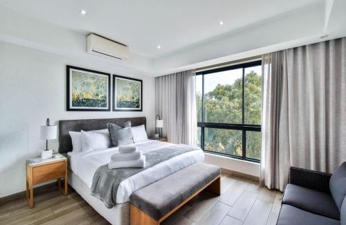 Pretoria Apartment | Menlyn apartment with ensuit Regency Hotel