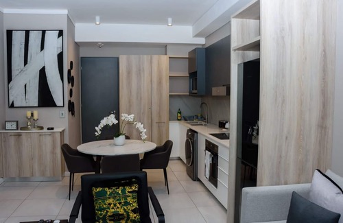 Menlyn Apartment | Menlyn main Trilogy