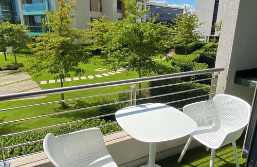 Pretoria Apartment | Menlyn Maine Residence with King sized bed - Kyoto