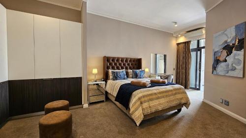 Menlyn Apartment | Menlyn Maine Unit 1421