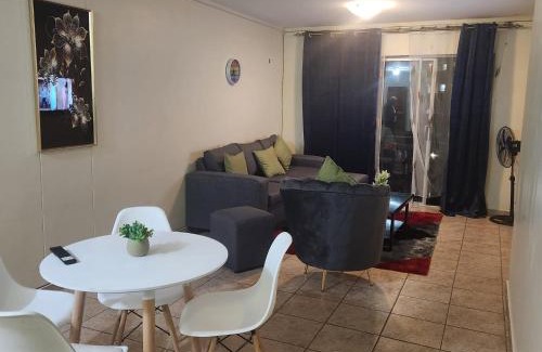 Menlyn Apartment | Menlyn Place City Vibes