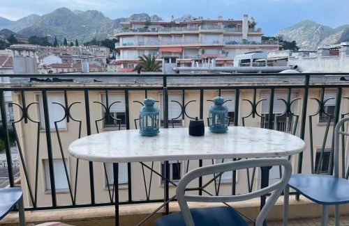 Menton Apartment | Menton, Studio pour 3 personnes, proche gare