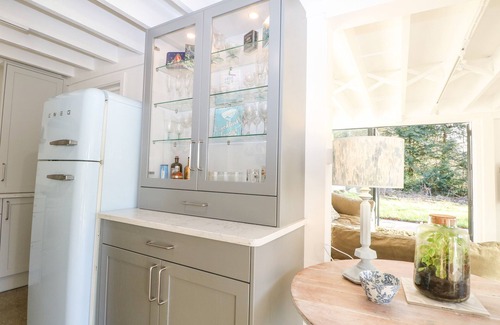 Meonstoke House | MEON BOSCAGE, pet friendly, luxury holiday cottage in Meonstoke