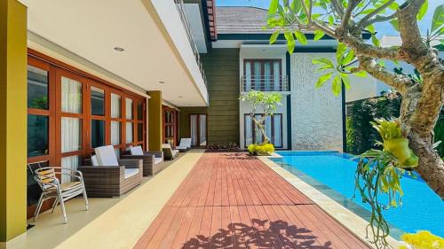 Senggigi Villa | Merbau Luxurious Villa Senggigi by The Lavana - 5 Bedroom Villa