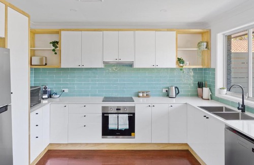 Umina Beach House | MERCAH 3min drive to Ettalong beach and restaurants