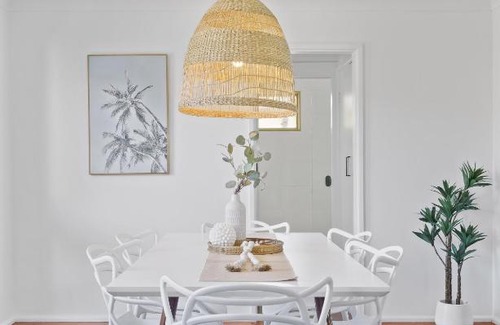 Umina Beach House | MERCAH 3min drive to Ettalong beach and restaurants