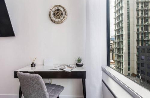 Melbourne Central Business District Apartment | Mercura - Modern CBD Escape by Queen Victoria Market