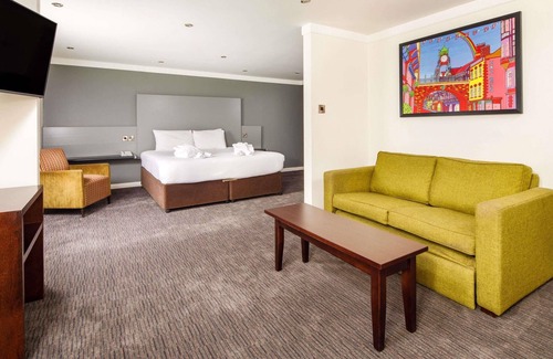 Chester Hotel | Mercure Chester Abbots Well Hotel