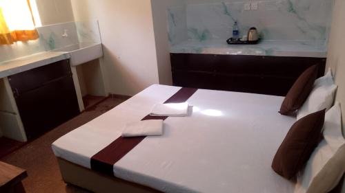 Kollupitiya House | MercuryFM 103 Guest House - Colombo 3