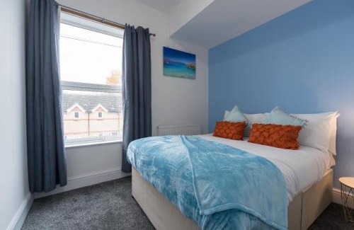Hull House | Mercy Way 4 Bedroom-6 Beds-Central Hull-Sleeps 8