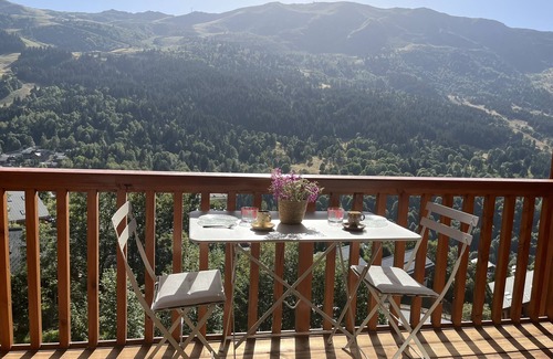 Meribel Apartment | Méribel Center flat 4 persons. Panoramic view. Close to the slopes.