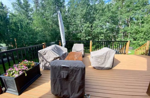 Parkland Beach Cottage | Meridian Beach Cottage - Private Dock and Hot Tub