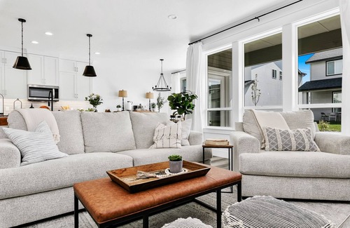 Meridian House | Meridian Marvel: Pet Friendly, Pickleball Court, Seasonal Pool!