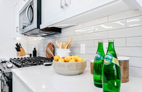Meridian House | Meridian Marvel: Pet Friendly, Pickleball Court, Seasonal Pool!