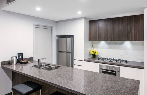 Chatswood Apartment | Meriton Suites Chatswood