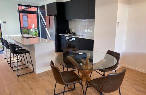 Saint Albans Apartment | Merivale Executive Stays