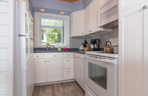 Town of Torrey Cottage | Merlot Bungalow - "Slice of Heaven on Seneca Lake"