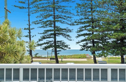 Gold Coast Apartment | Mermaid Beachfront Retreat Moments from Top Dining
