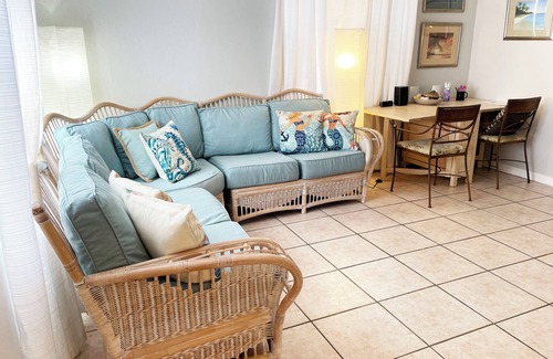 Fort Lauderdale House | Mermaid Haven House in Oakland Park near Wilton Manors Close to Cruises & Beach