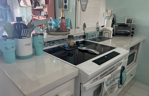 Bolongo Bay Apartment | Mermaid Hideaway Regatta Point Studio Condo